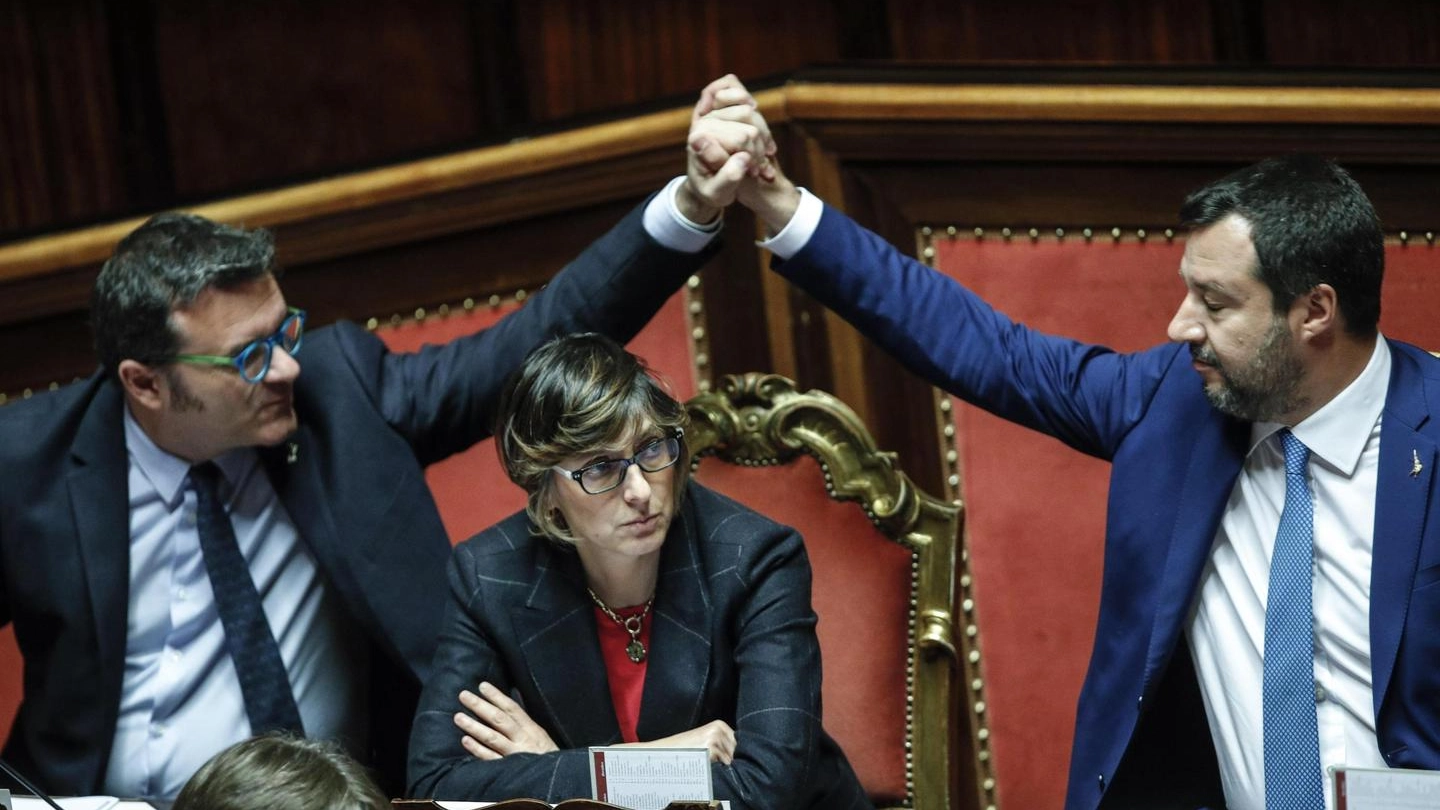 Legittima difesa, Centinaio, Bongiorno e Salvini in Senato (Ansa)