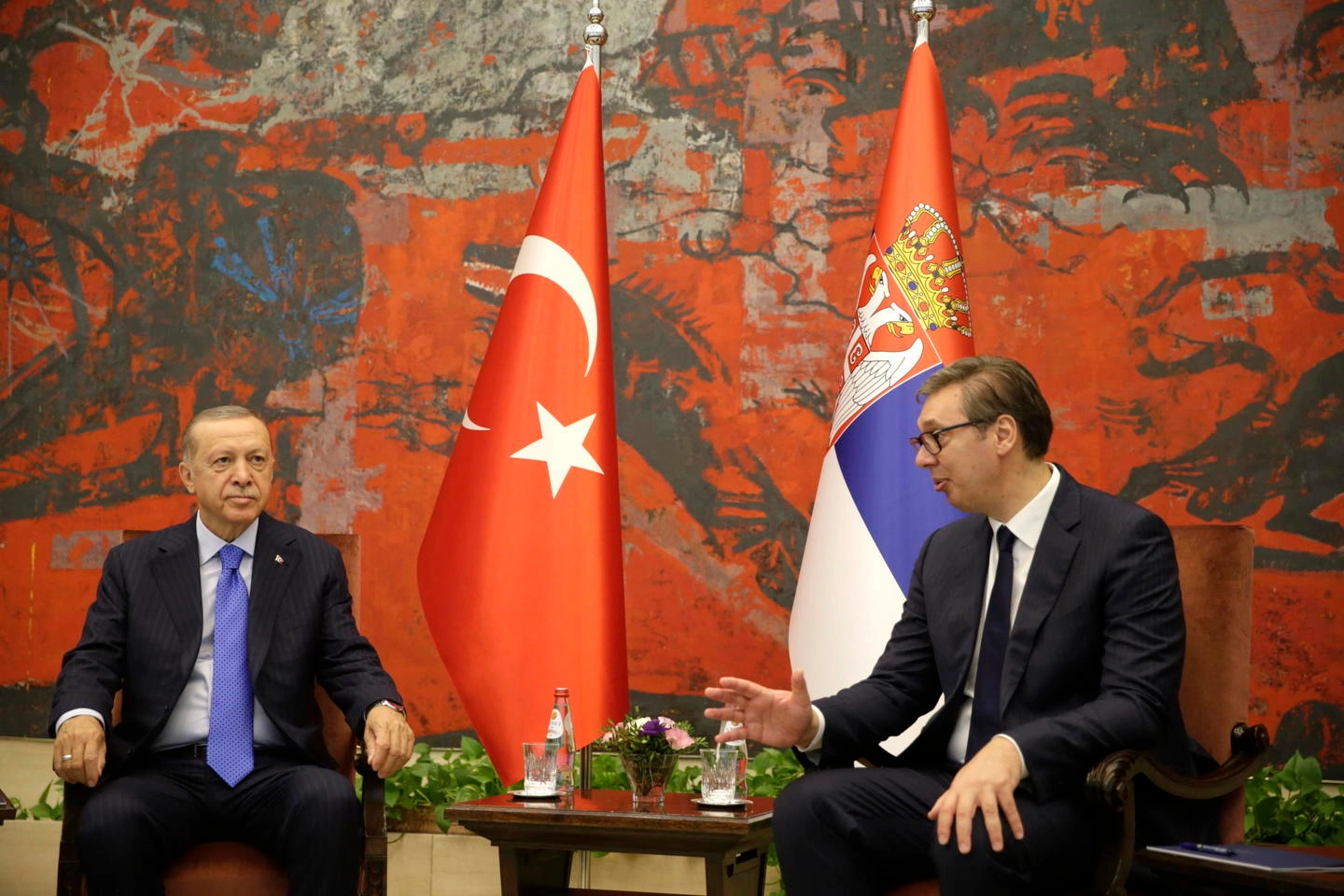 Erdogan e Vucic durante il loro meeting a Belgrado (Ansa)
