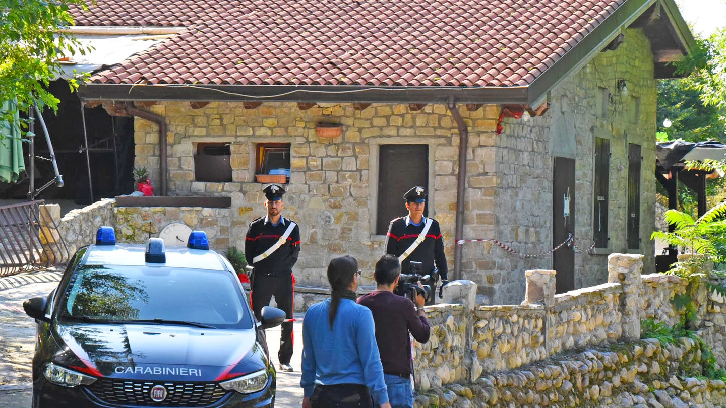 I carabinieri sul luogo del delitto