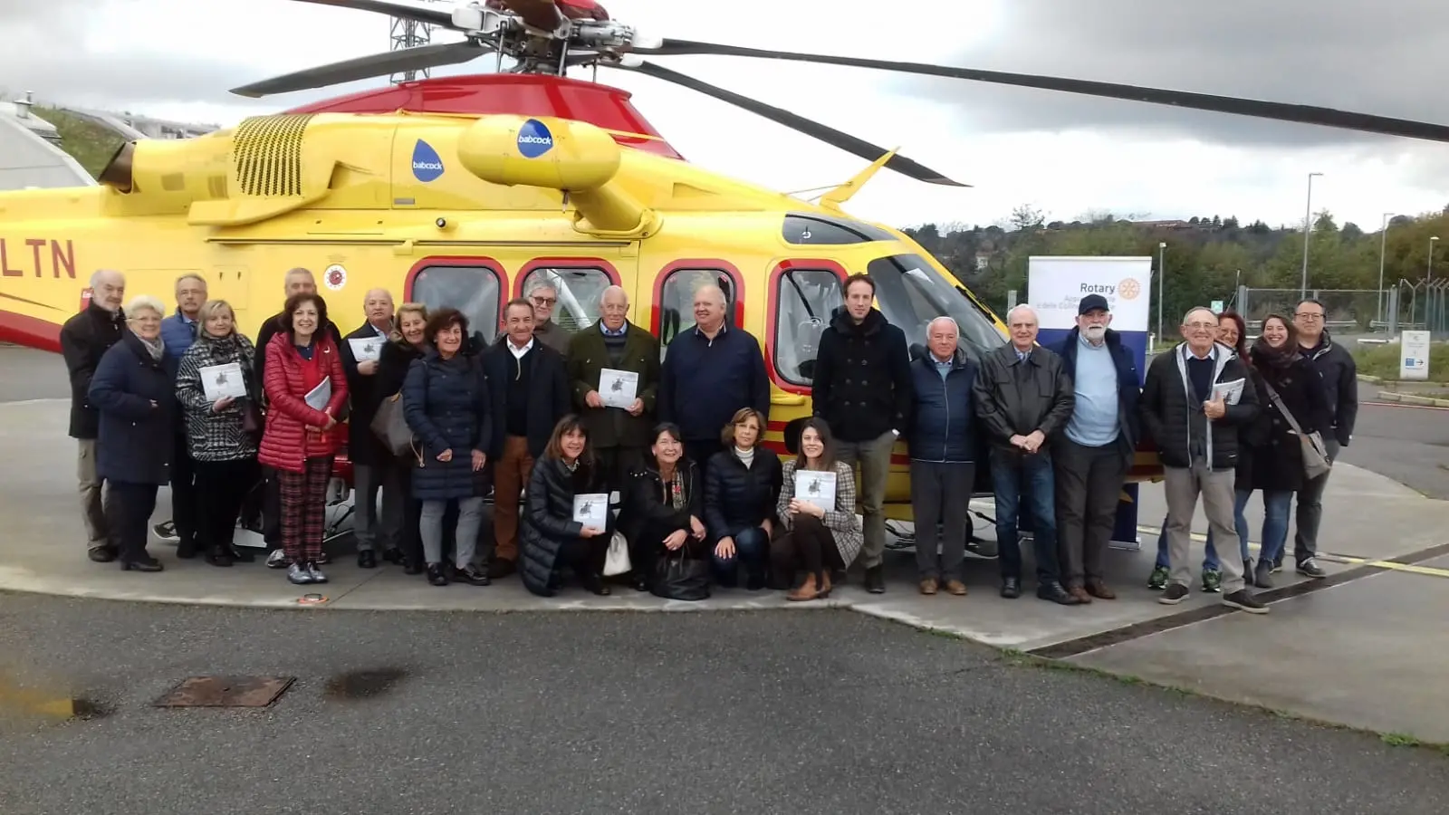 Appiano, visita a fin di bene del Rotary alla base dell'elisoccorso
