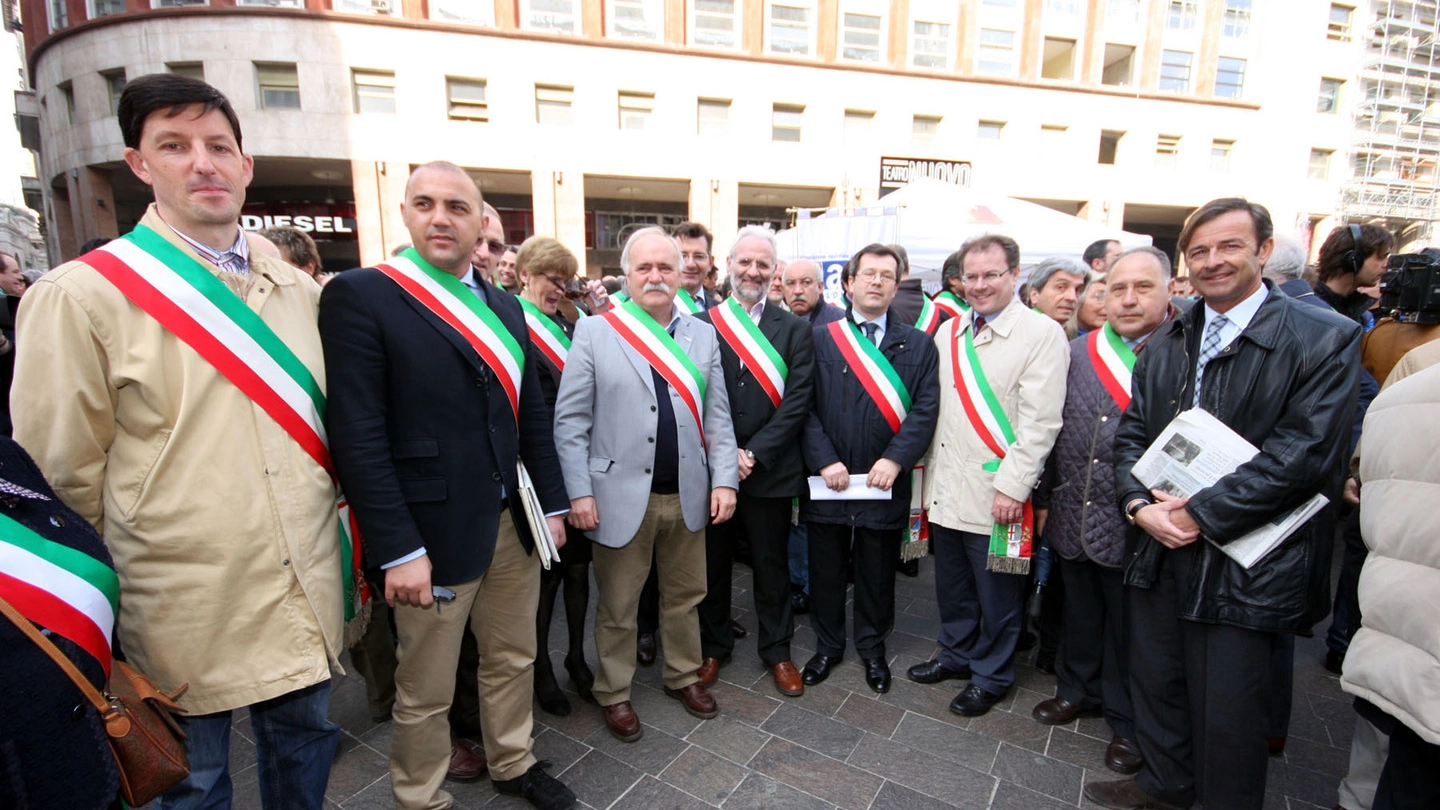 Gianmario Fragomeli e molti sindaci tra cui Brivio 