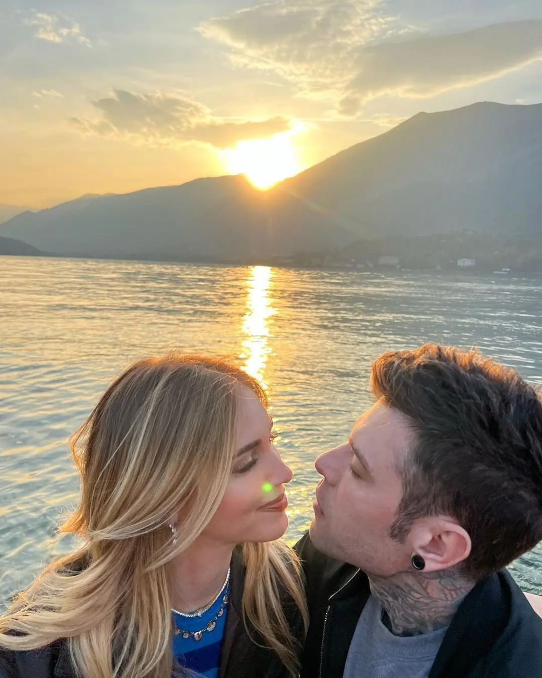 Fedez-Ferragni, villa da 5 milioni di euro a Pognana Lario. Il paese diventa cliccatissimo