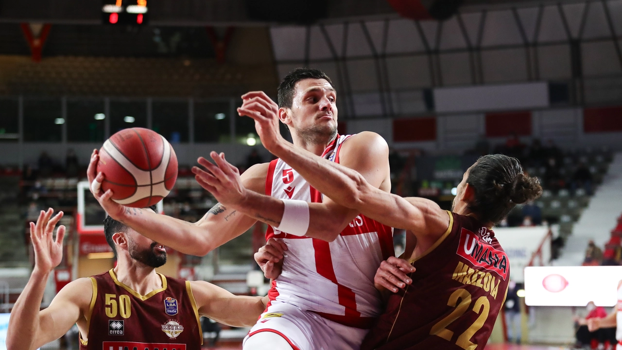 Basket, Alessandro Gentile lascia l'Openjobmetis Varese? Lite con il coach