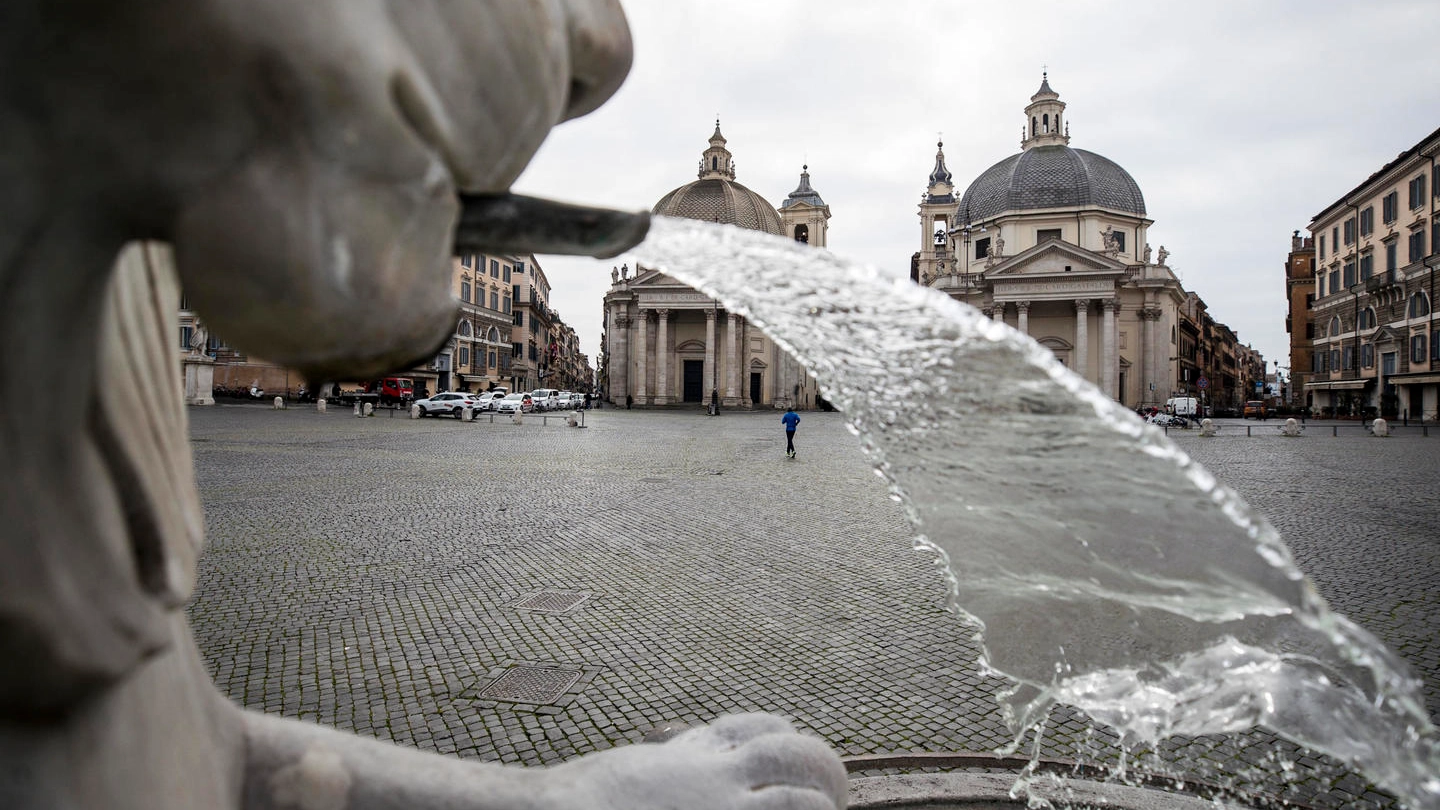 Decreto 'io resto a casa': piazza del Popolo vuota a Roma (Ansa)
