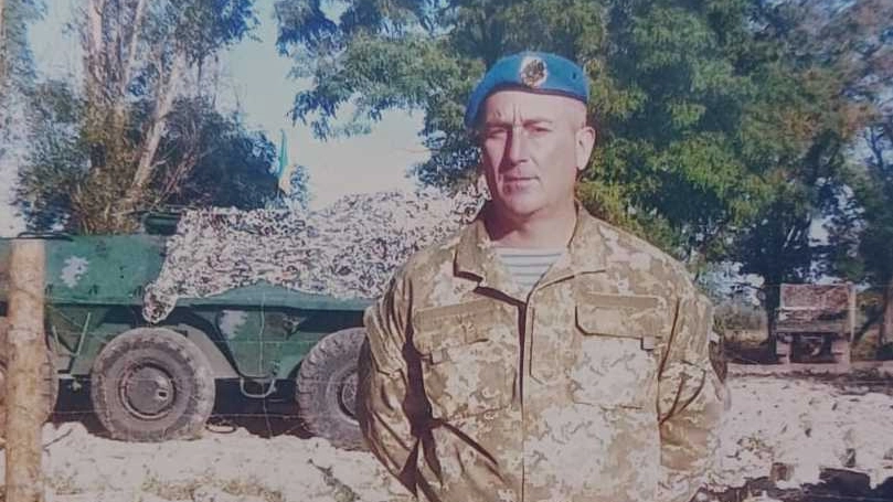 Yuri Shkurlei, 50 anni, ex operatore turistico, è in forza ai paracadutisti ucraini dal 2014 Yuri Shkurlei, 50 anni, ex operatore turistico, è in forza ai paracadutisti ucraini dal 2014