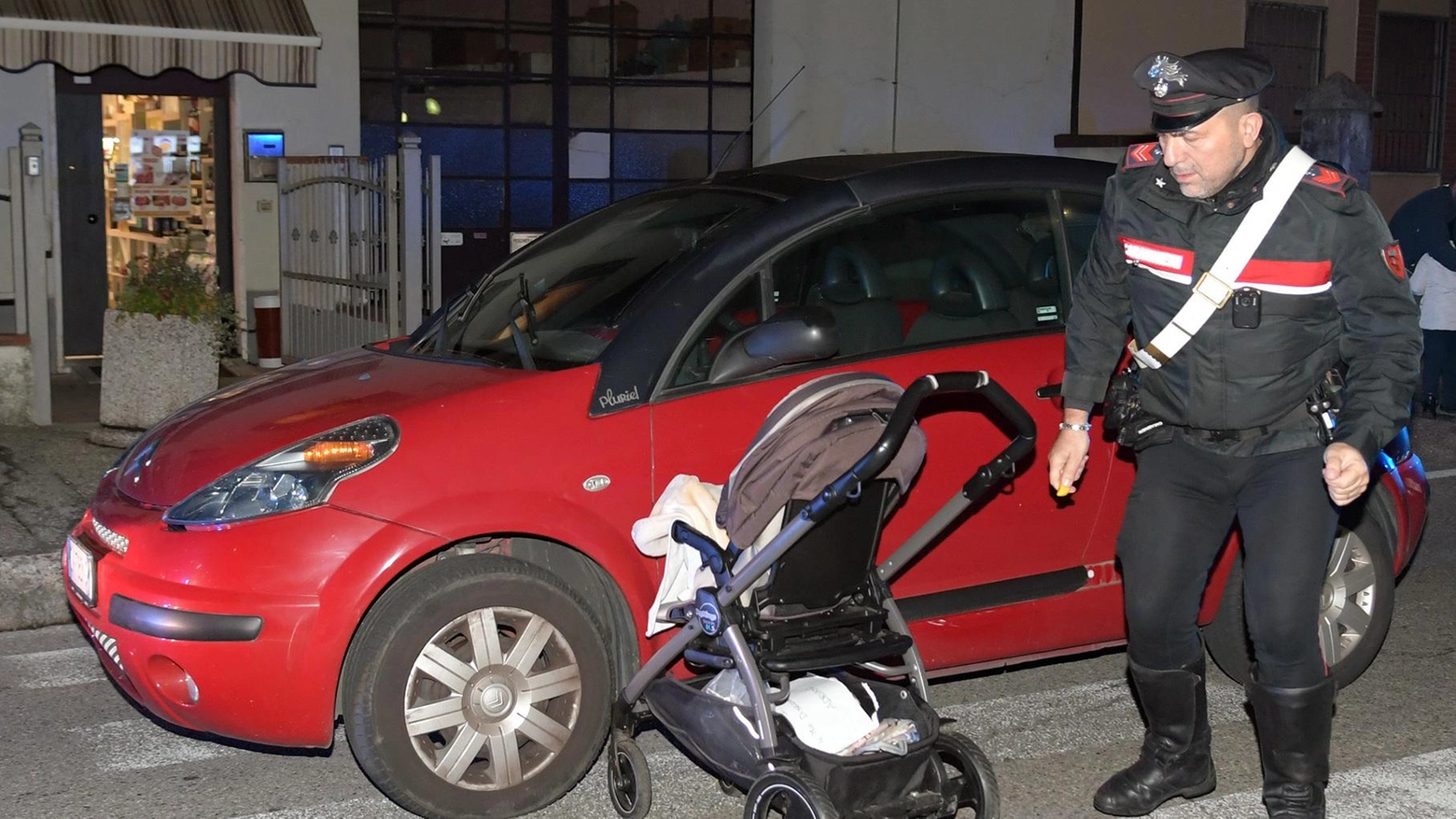 Investito in passeggino. Ferito un bimbo di 3 anni Investito in passeggino. Ferito un bimbo di 3 anni
