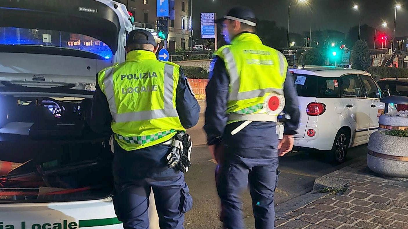 Polizia locale: raffica di controlli fermate 60 auto, 44 alcol test