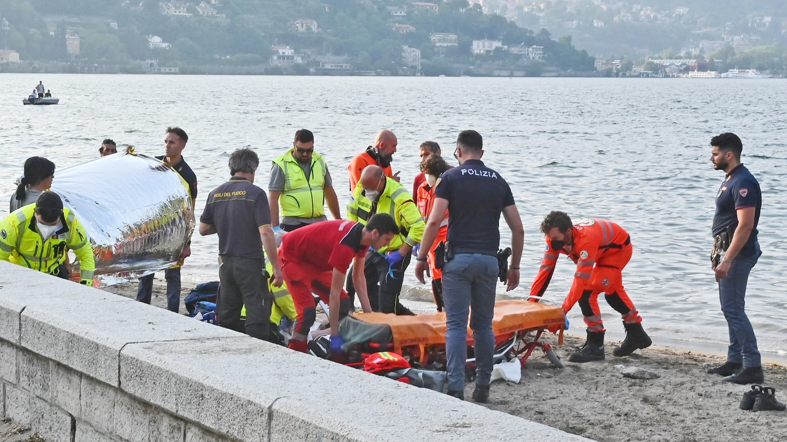 Annegato nel lago di Como, i soccorsi