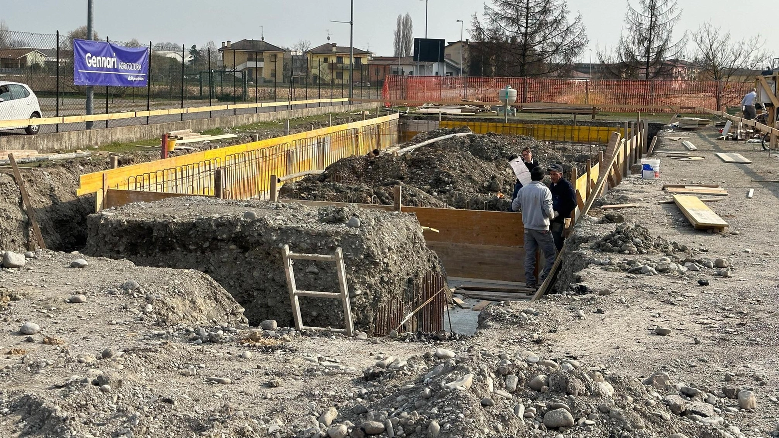 Il cantiere al quartiere fieristico. Ok al progetto sul padiglione Il cantiere al quartiere fieristico. Ok al progetto sul padiglione