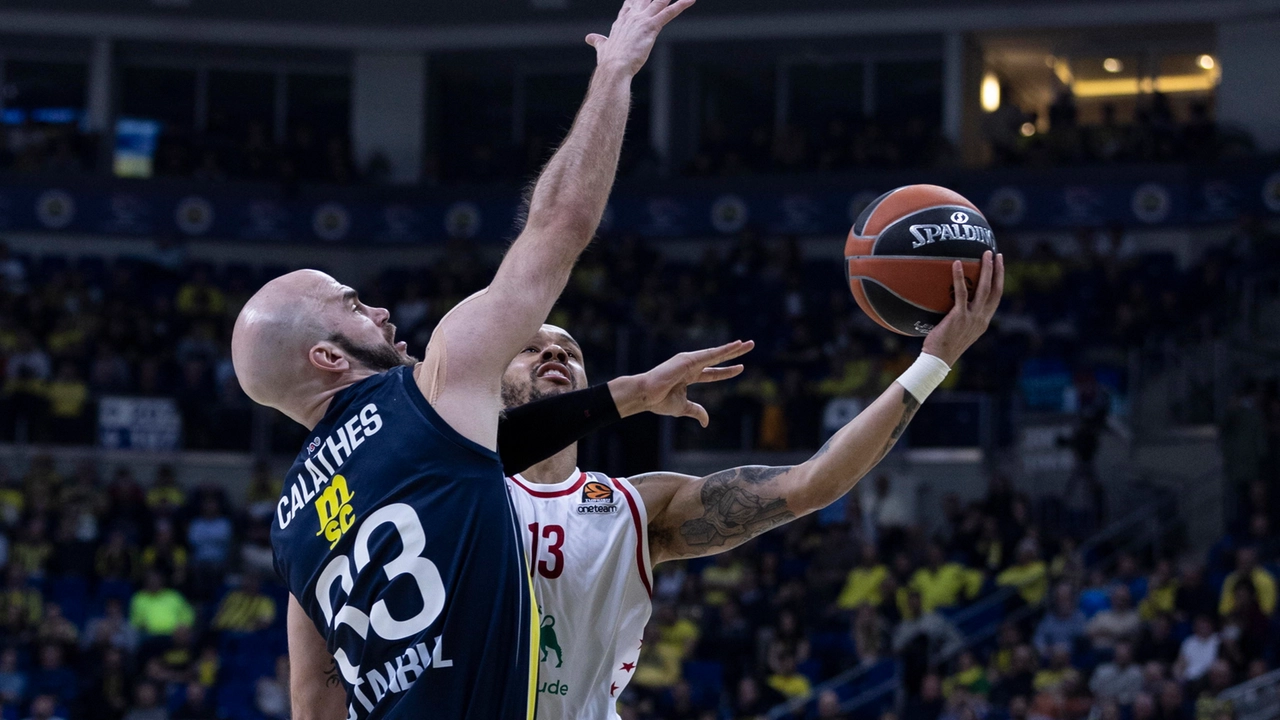 Eurolega, Napier trascina Milano: l’EA7 passa 82-75 sul campo del Fenerbache