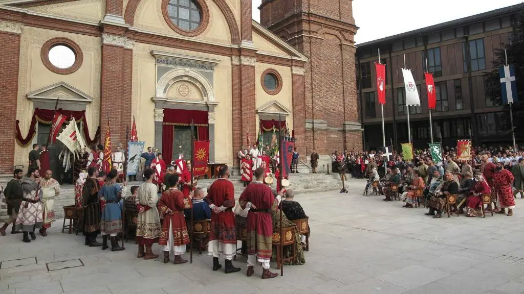 La cerimonia di iscrizione delle contrade per il Palio di Legnano La cerimonia di iscrizione delle contrade per il Palio di Legnano