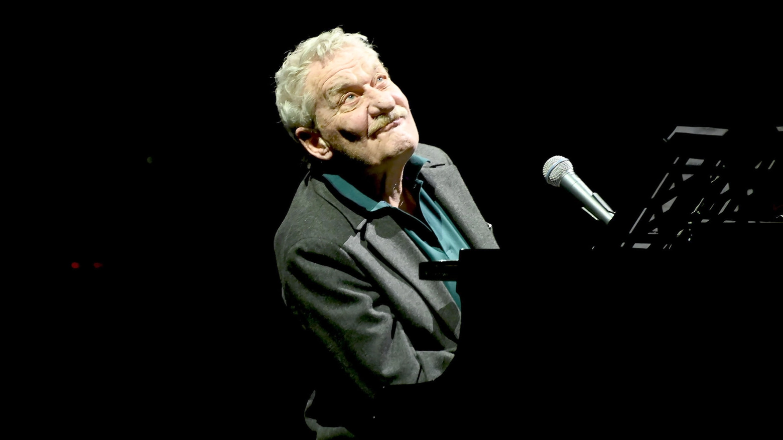 Paolo Conte durante l'ultimo concerto alla Scala