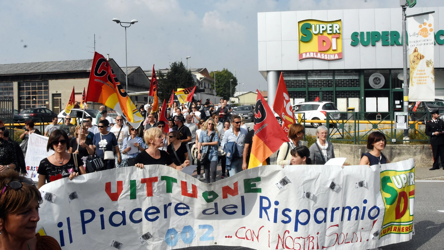 Manifestazione lavoratori IperDì e SuperDì