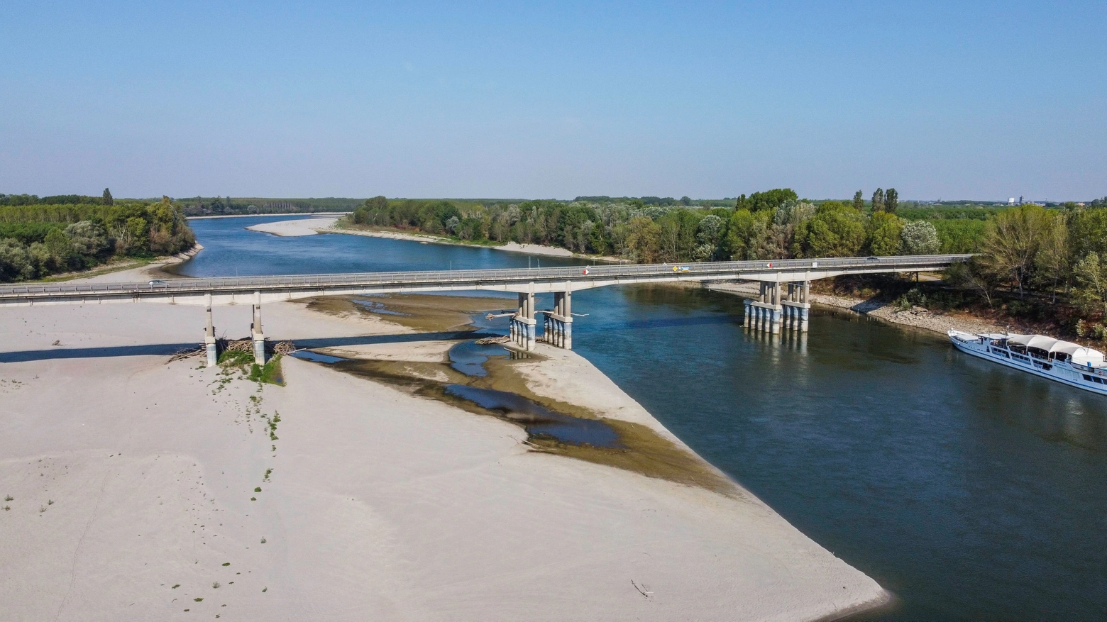 Il fiume Po al minimo: la sfida è creare un tratto a 'corrente libera'