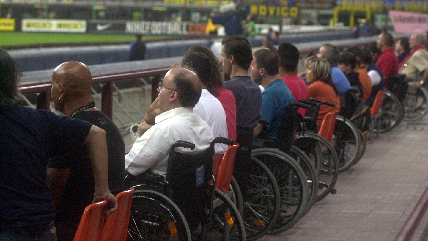 Disabili assistono a un match a San Siro