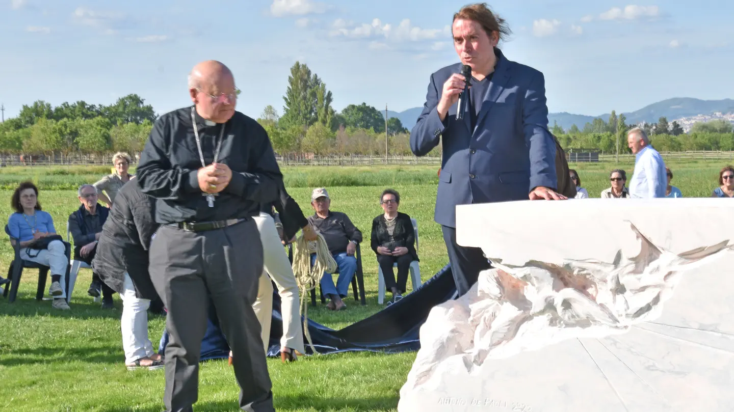 L'opera dell'artista pavese De Paoli a Piandarca, in Umbria