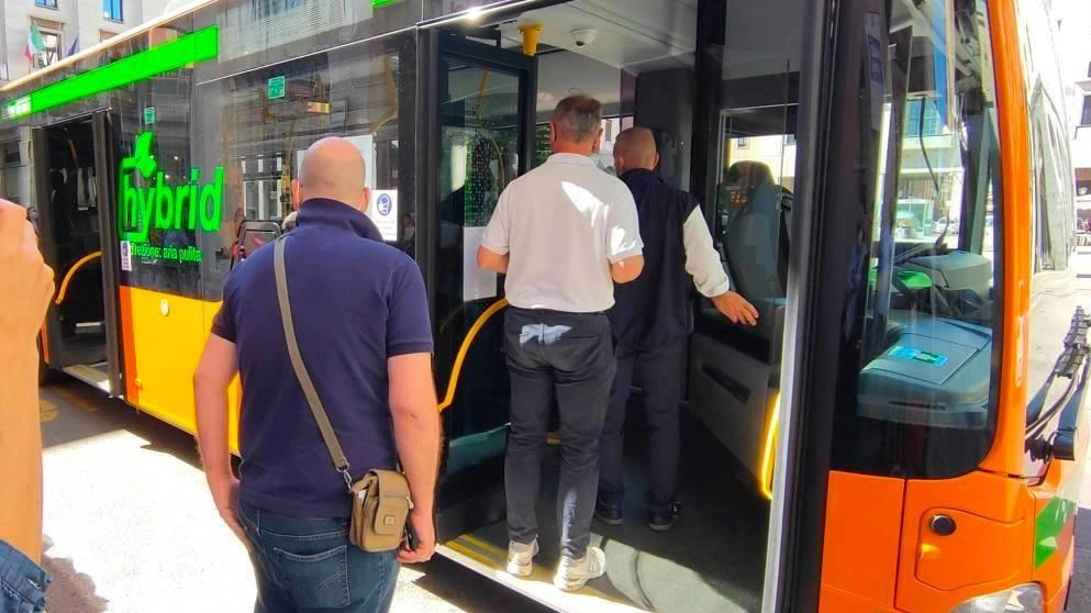 Bus ibridi a Varese: medaglia d'argento ma gasolio in testa
Bus ibridi a Varese: medaglia d'argento ma gasolio in testa