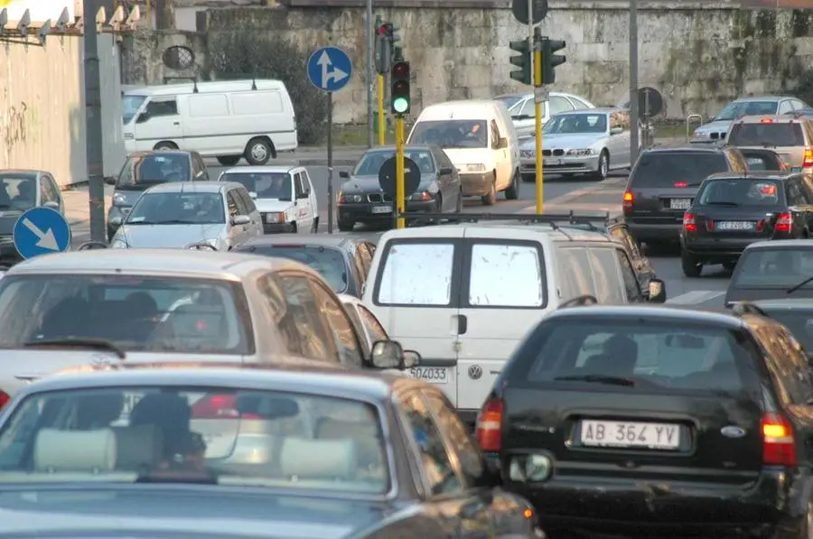 Smog, livelli di Pm10 sopra la soglia di guardia a Milano e Pioltello