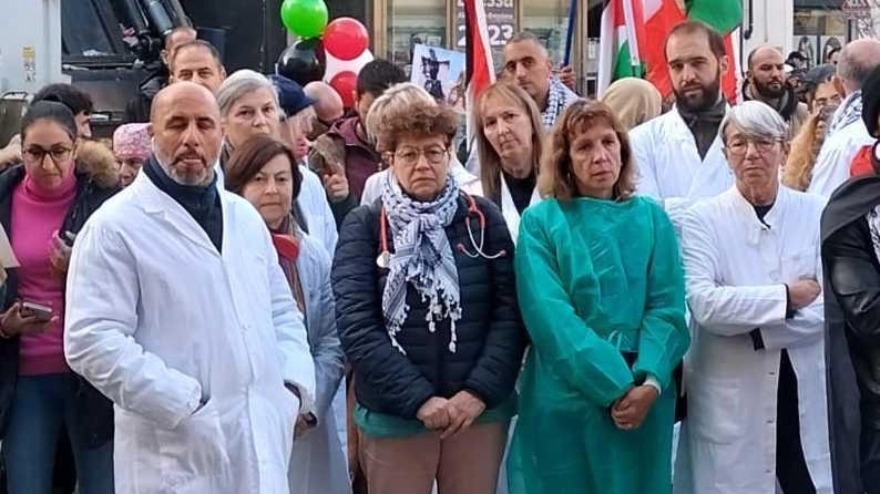 Medici bresciani in piazza contro la guerra