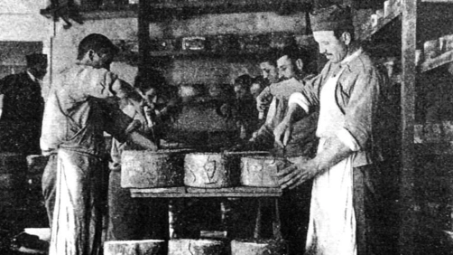 La produzione del gorgonzola agli inizi del Novecento