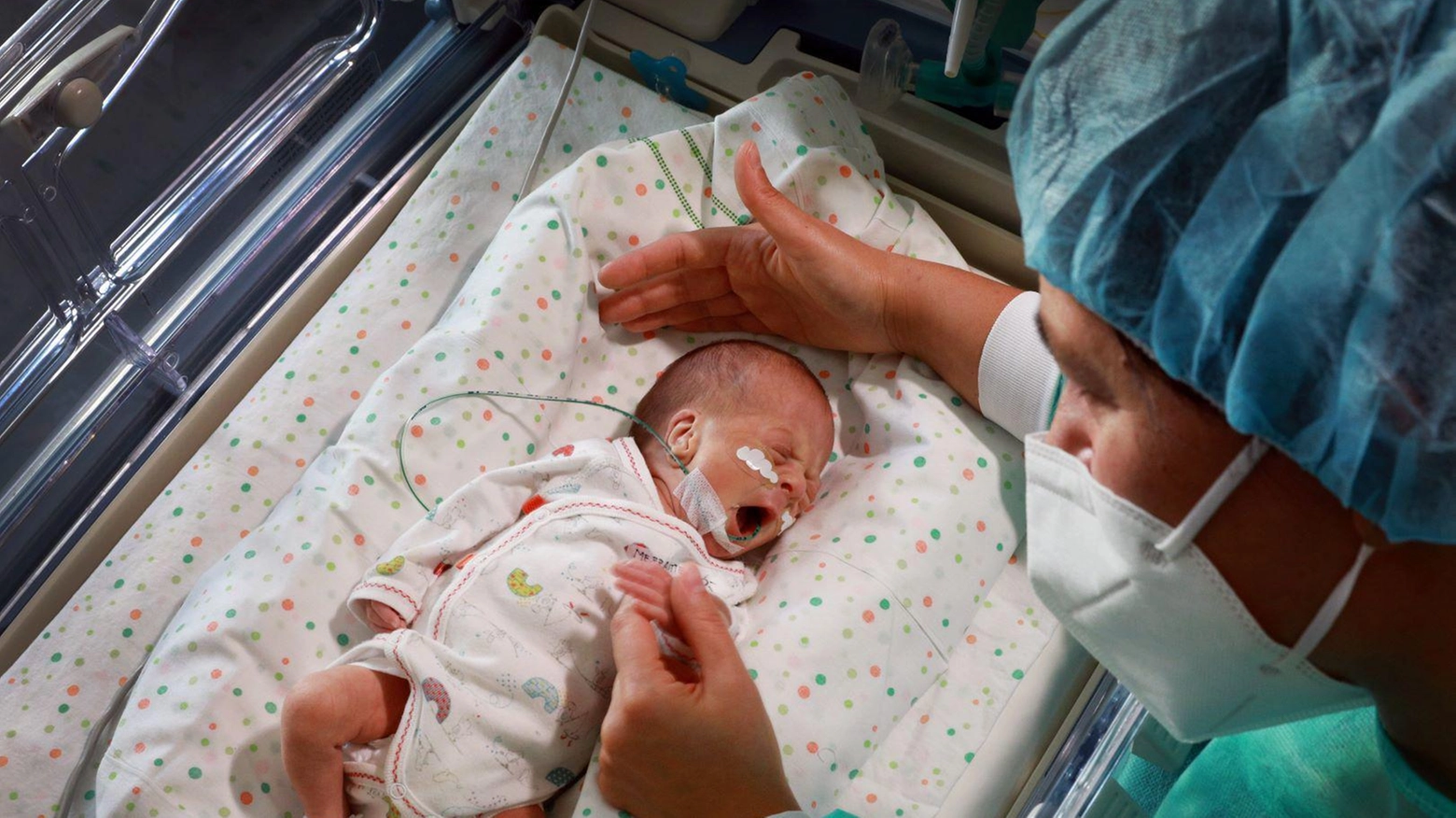 Neonata morta   durante il parto   Non si poteva salvare