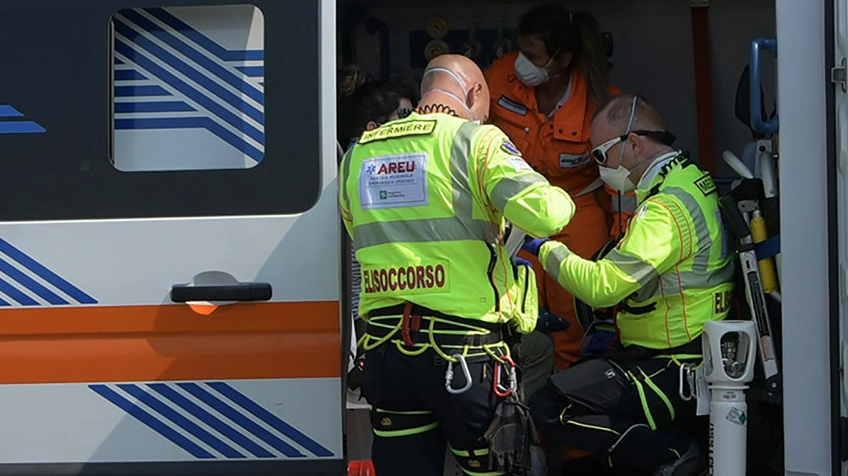 Altro incidente sul lavoro Operaio ferito alla mano Altro incidente sul lavoro Operaio ferito alla mano