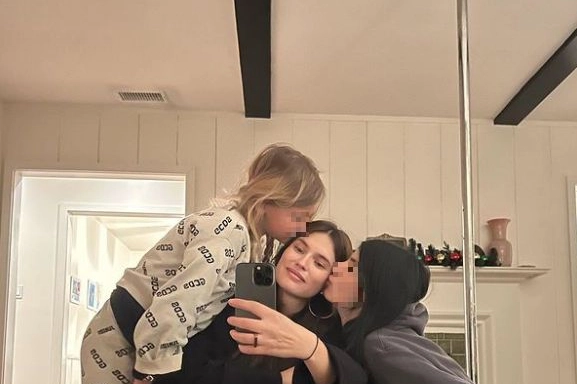 Bianca Balti tra le figlie Mia e Matilde (Foto Instagram)