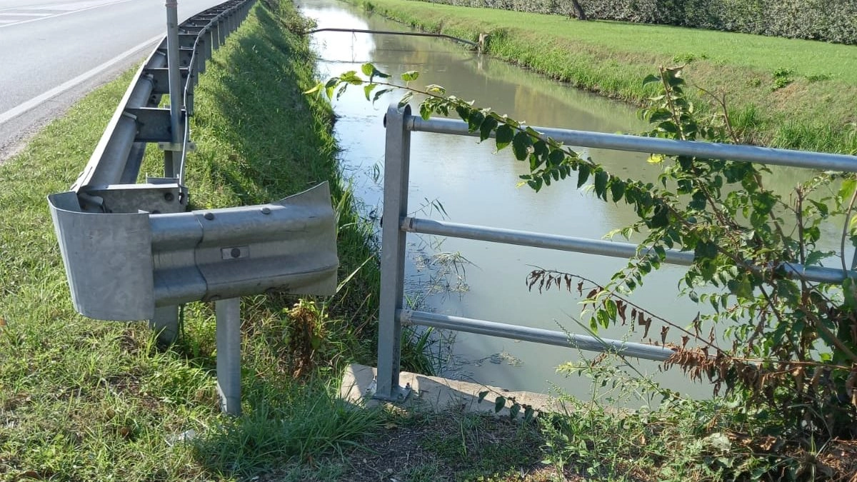 La pianura lombarda è disseminata di canali di irrigazione (foto di repertorio)