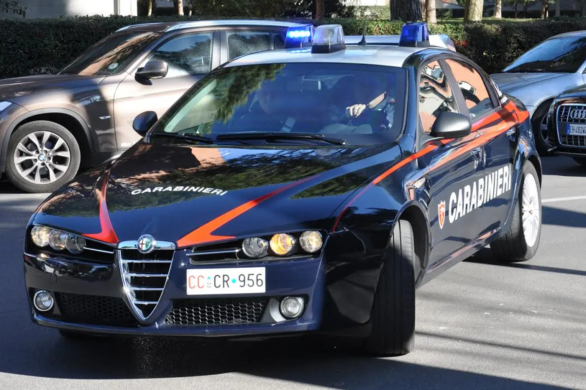 Viadana, coppia trovata morta in un'auto: probabile suicidio