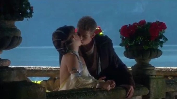 La scena del bacio di Star Wars girata nel parco della villa