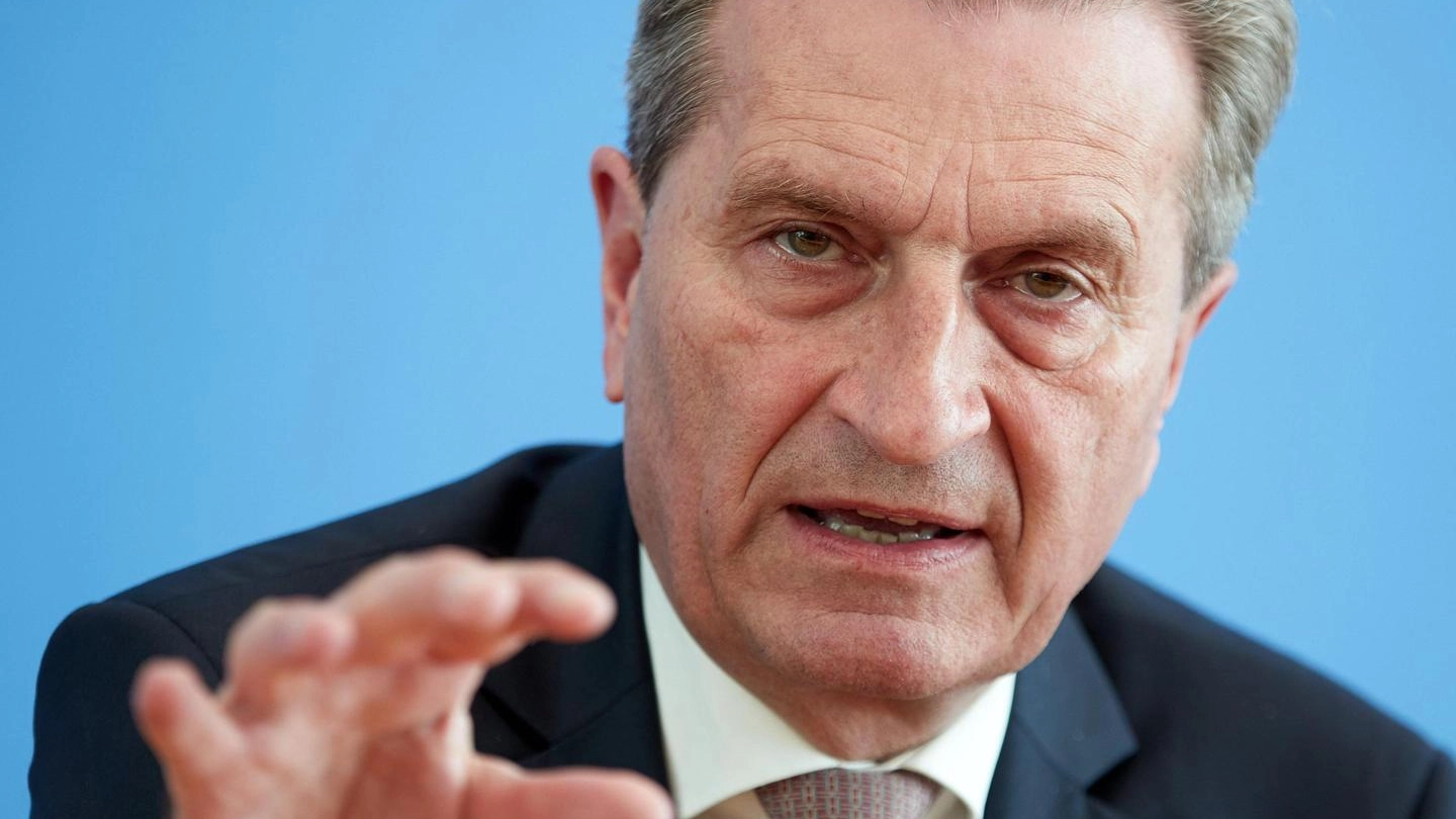 Il commissario Ue Guenther Oettinger (Ansa)