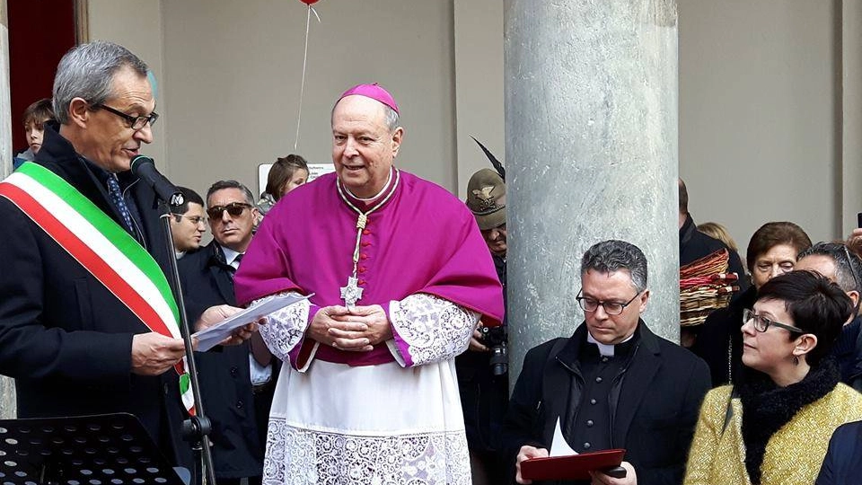 Il vescovo Oscar Cantoni 