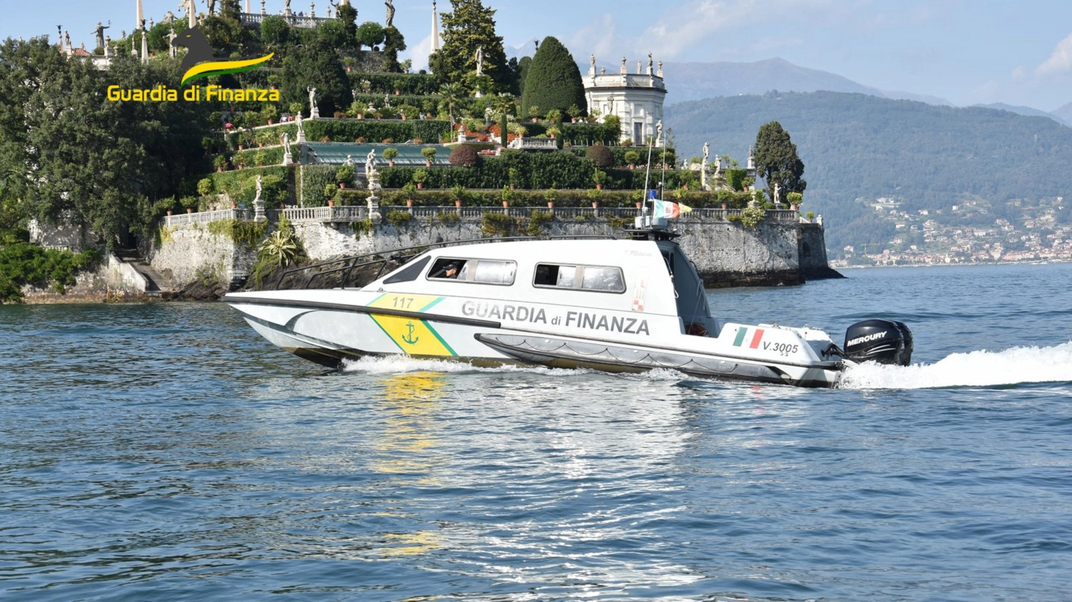 Motovedetta della Gdf sul lago di Como