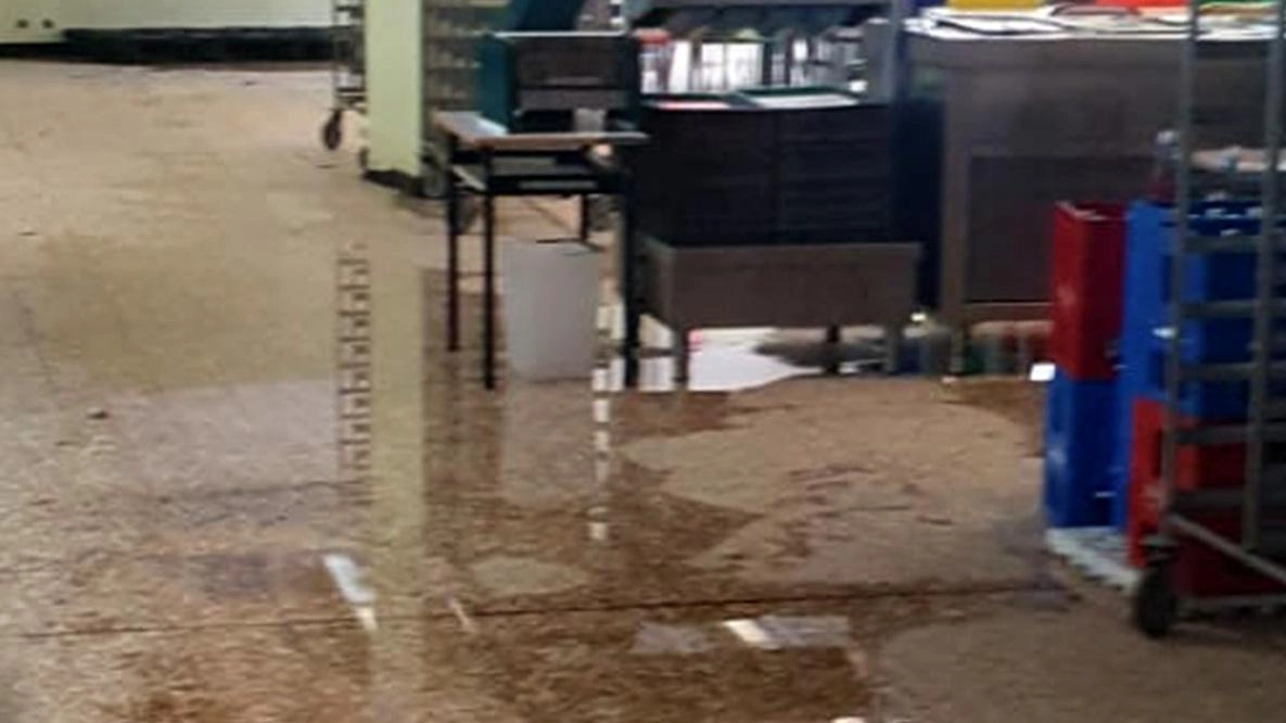 Le scuole tornano sott’acqua. Chiusa la Tolstoj Le scuole tornano sott’acqua. Chiusa la Tolstoj