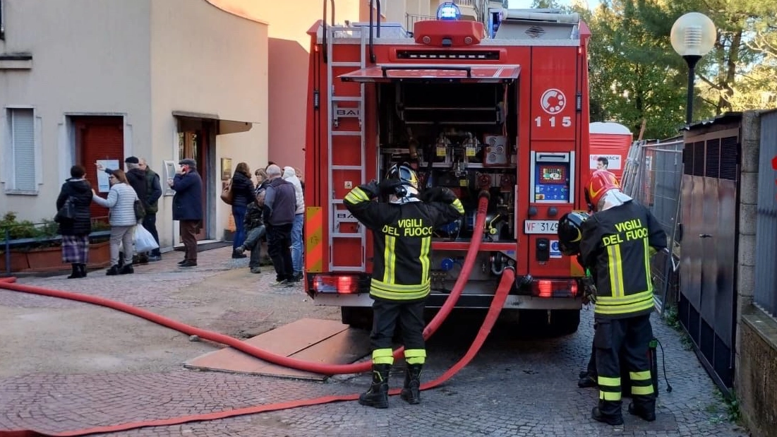 Sul posto sono intervenuti tempestivamente i vigili del fuoco (foto di repertorio)