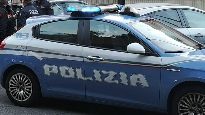 Polizia in azione in centro a Legnano