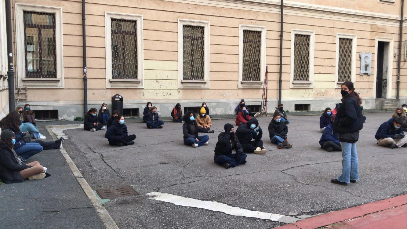 Liceo Manzoni occupato a Milano