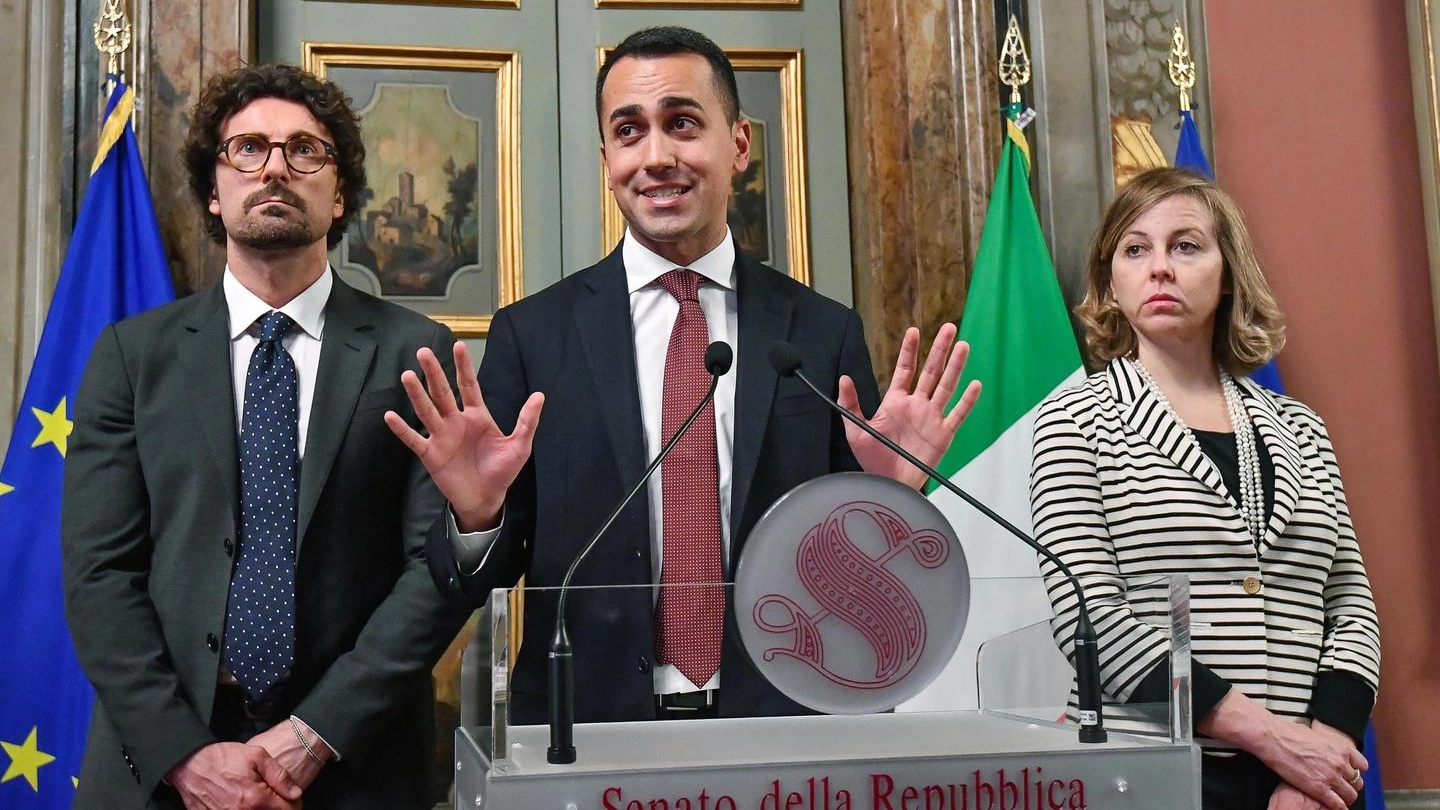 Danilo Toninelli, Luigi Di Maio e Giulia Grillon (Ansa)