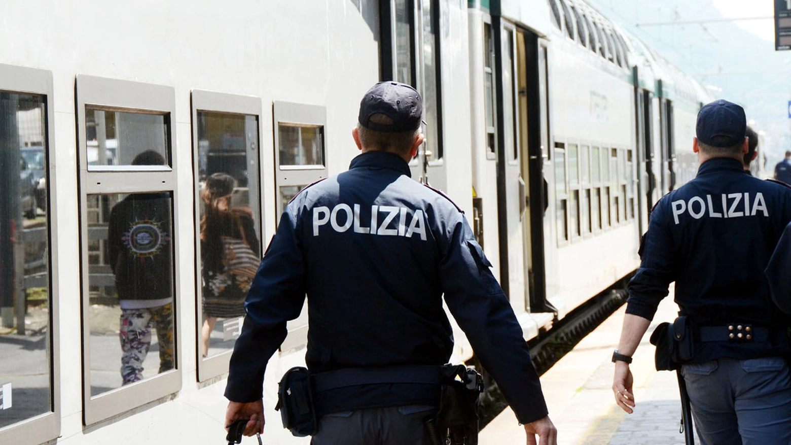Polizia ferroviaria alla stazione di Lecco