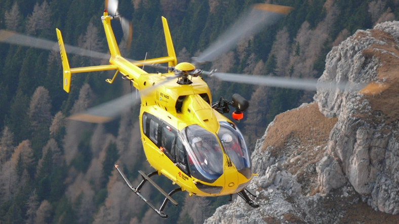 L'elicottero del Soccorso Alpino (foto d'archivio)
