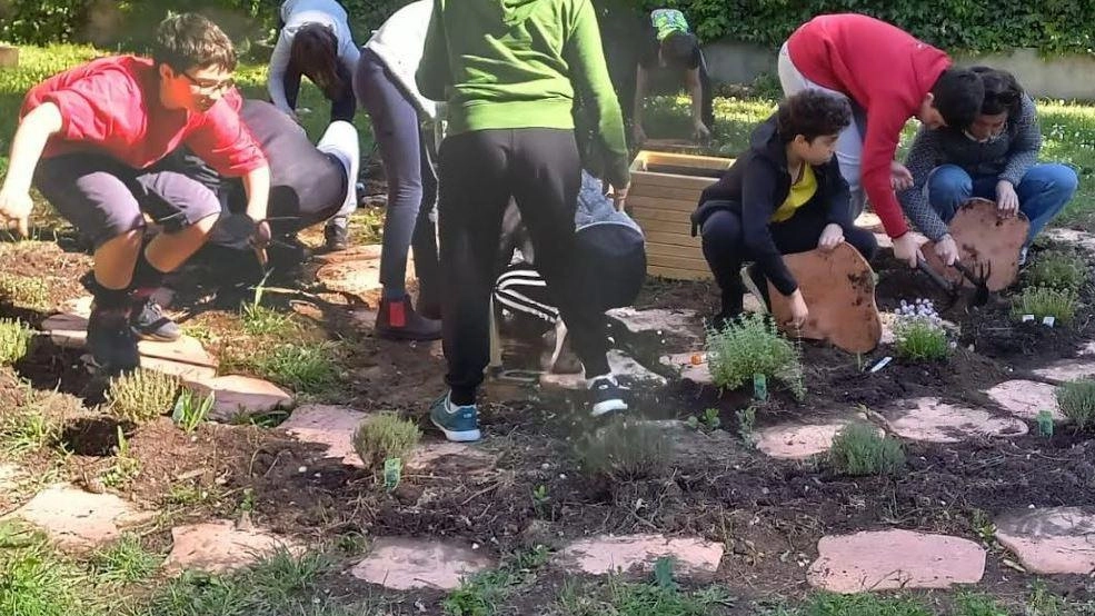 "Una sfida a Milano contro il gender gap: laboratori anche per una fascia d'età trascurata"
"Una sfida a Milano contro il gender gap: laboratori anche per una fascia d'età trascurata"