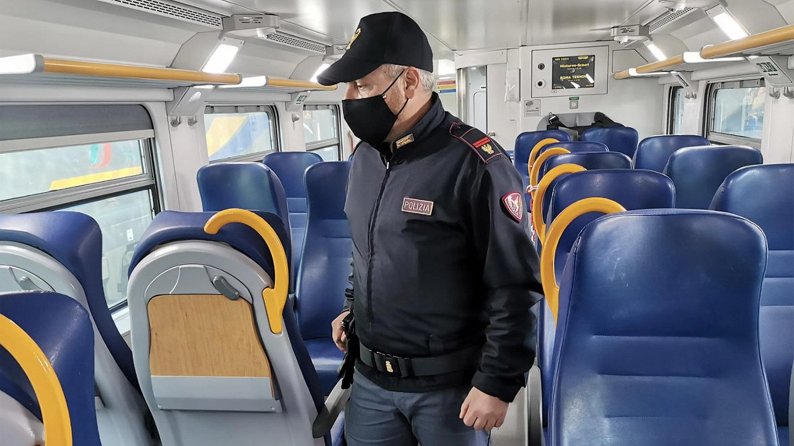 Raid sessuale sul treno del Passante  Ora è caccia all’aggressore in fuga