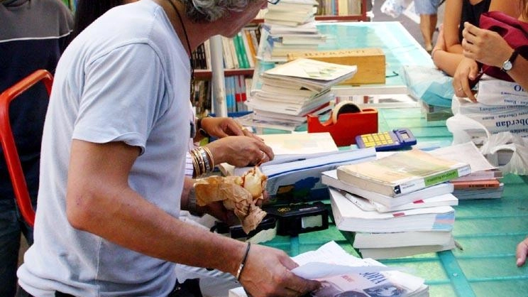 La petizione ai ministri: "Libri gratis agli studenti" La petizione ai ministri: "Libri gratis agli studenti"