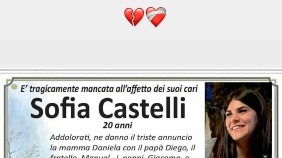 

Addio di Sofia Castelli a Milano: lacrime e abbracci alla fiaccolata