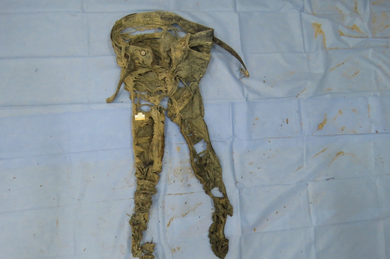 I pantaloni recuperati dagli investigatori
