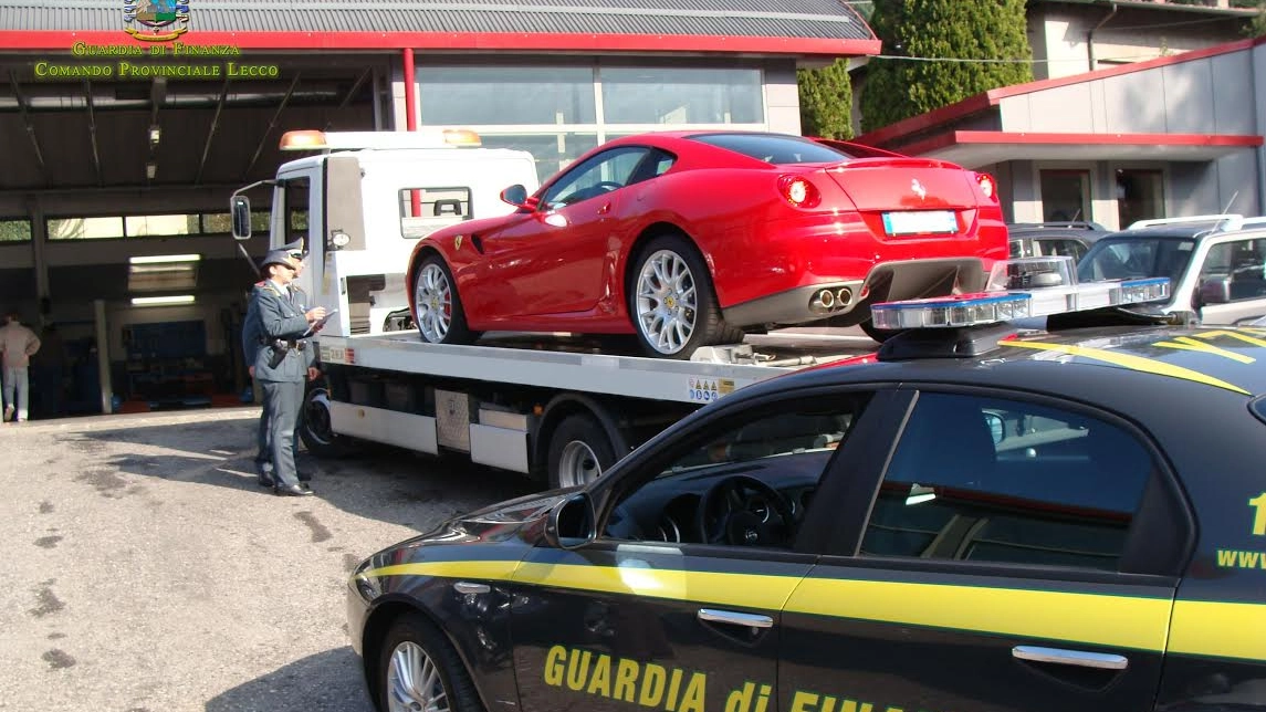 Una delle Ferrari sequestrate 