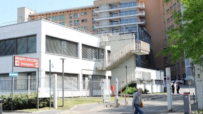 La giovane, con un figlio piccolo, era andata al pronto soccorso per un malessere. Respinta per due volte la richiesta di archiviazione: il caso in Tribunale a Milano