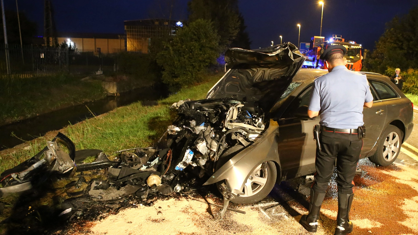 Una delle due auto coinvolte nell'incidente di Verolanuova