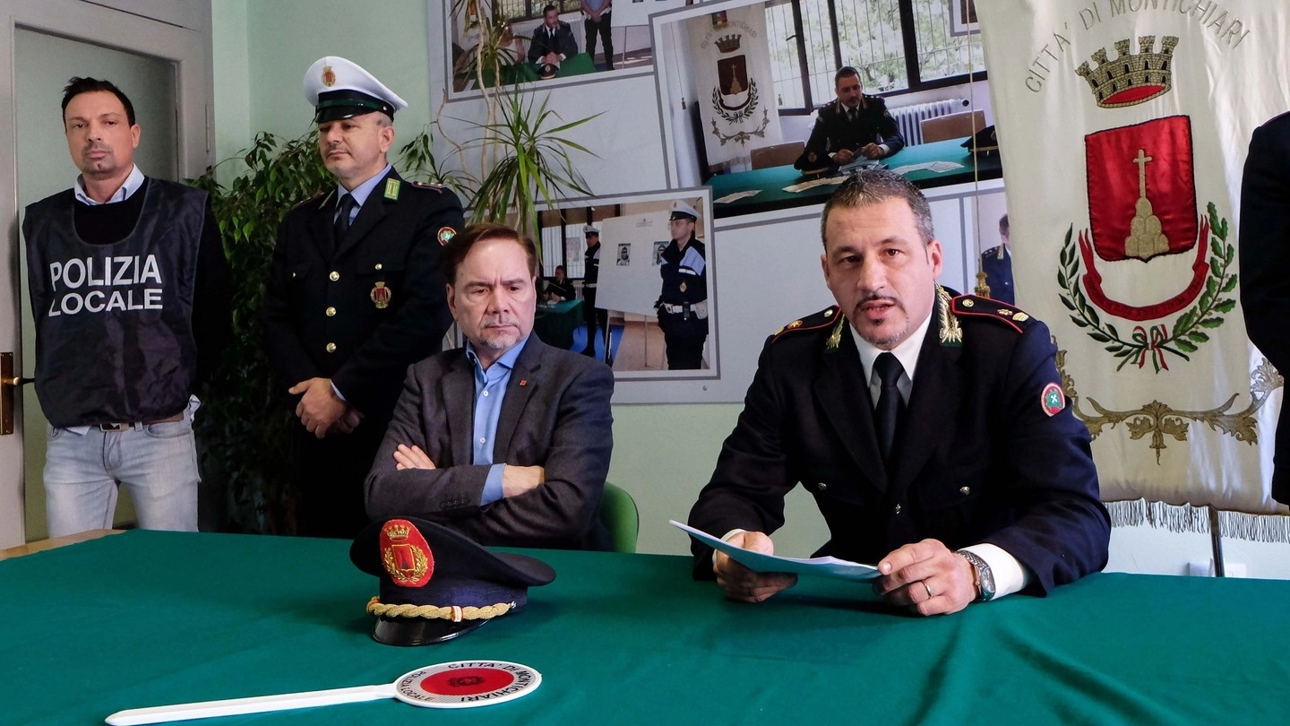 il sindaco Mario Fraccaro e Cristian Leali, comandante dei vigili