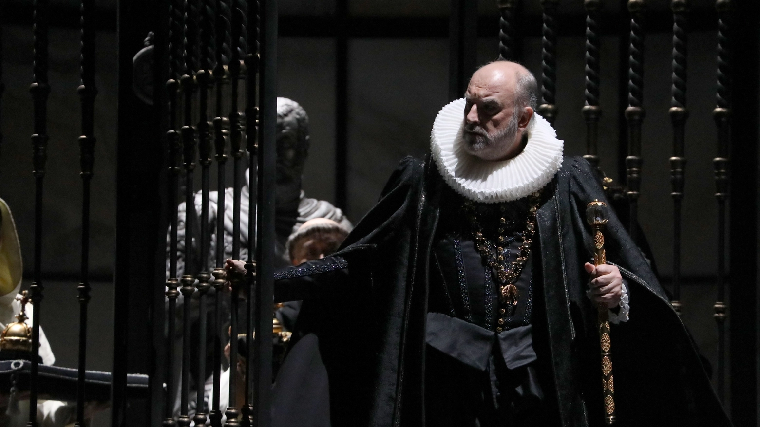 Michele Pertusi nel ruolo di Filippo II nel 'Don Carlo'